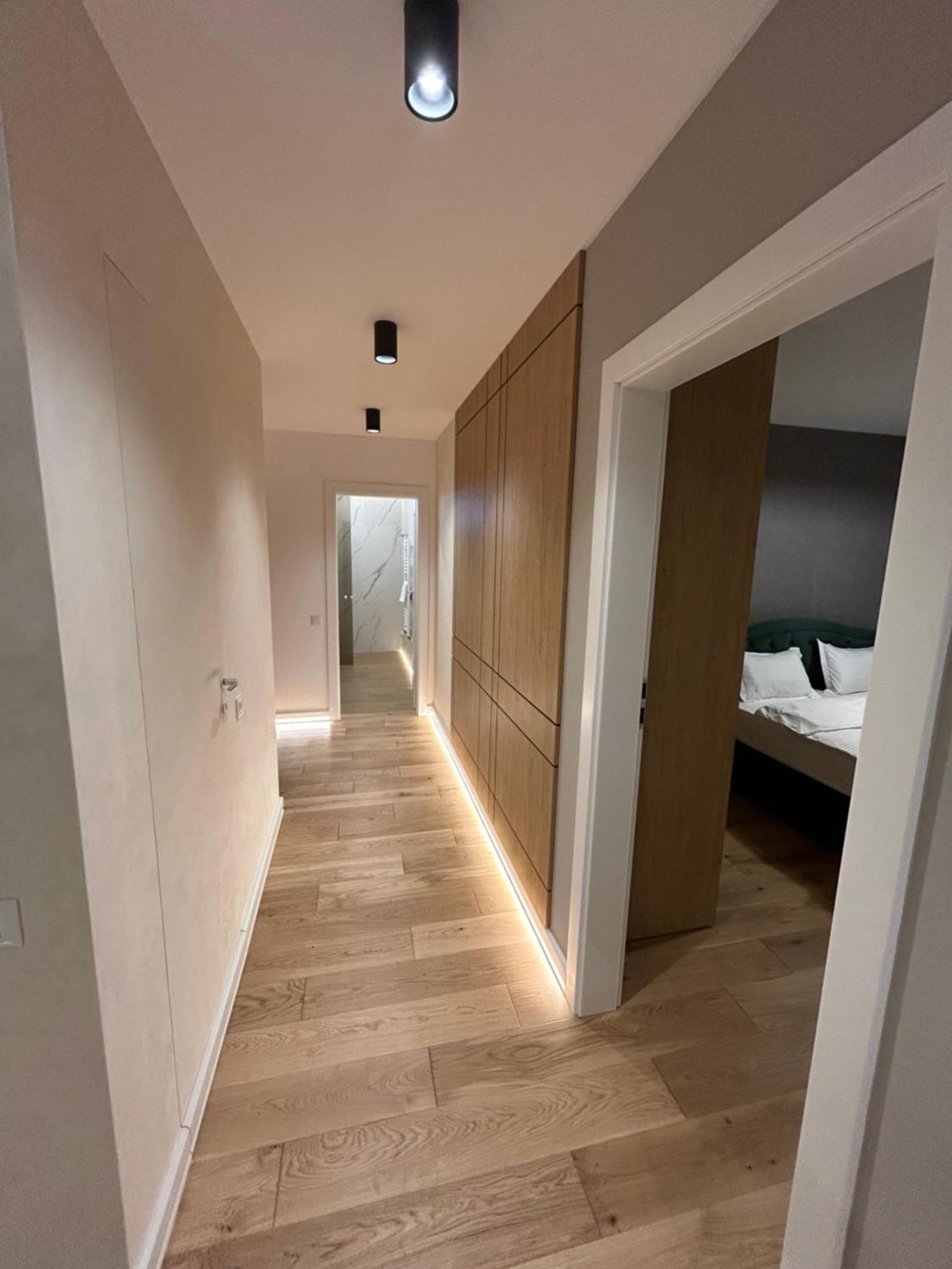 B-Holiday Luxury Apartments Urban Plaza Brassó Kültér fotó
