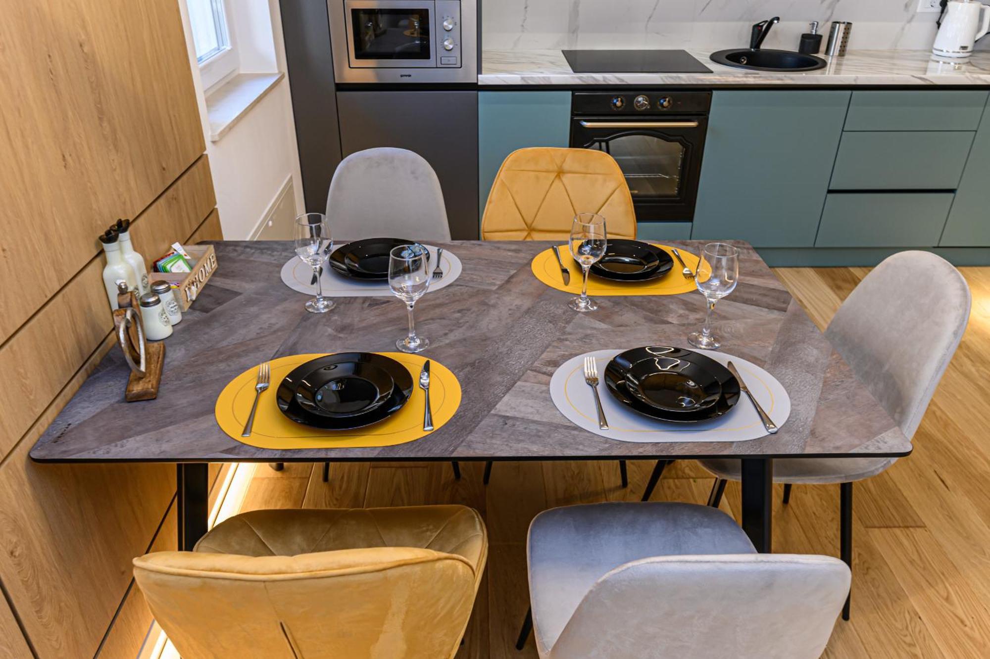 B-Holiday Luxury Apartments Urban Plaza Brassó Kültér fotó