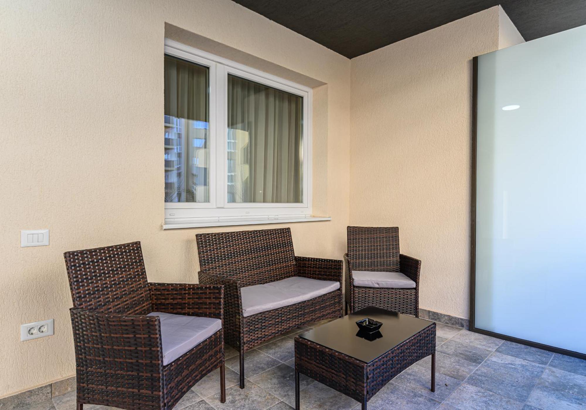 B-Holiday Luxury Apartments Urban Plaza Brassó Kültér fotó